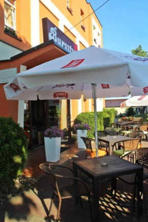 Отель Hotel Bursztyn  Калиш